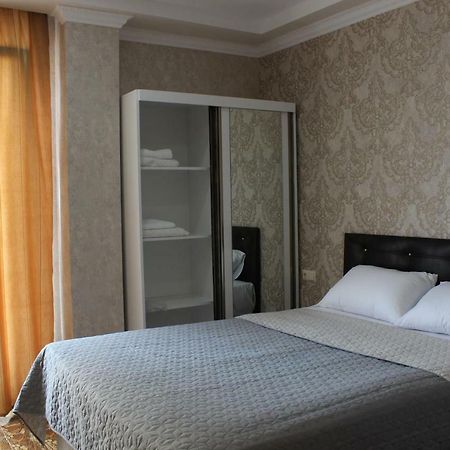 Hotel Union Batumi Esterno foto