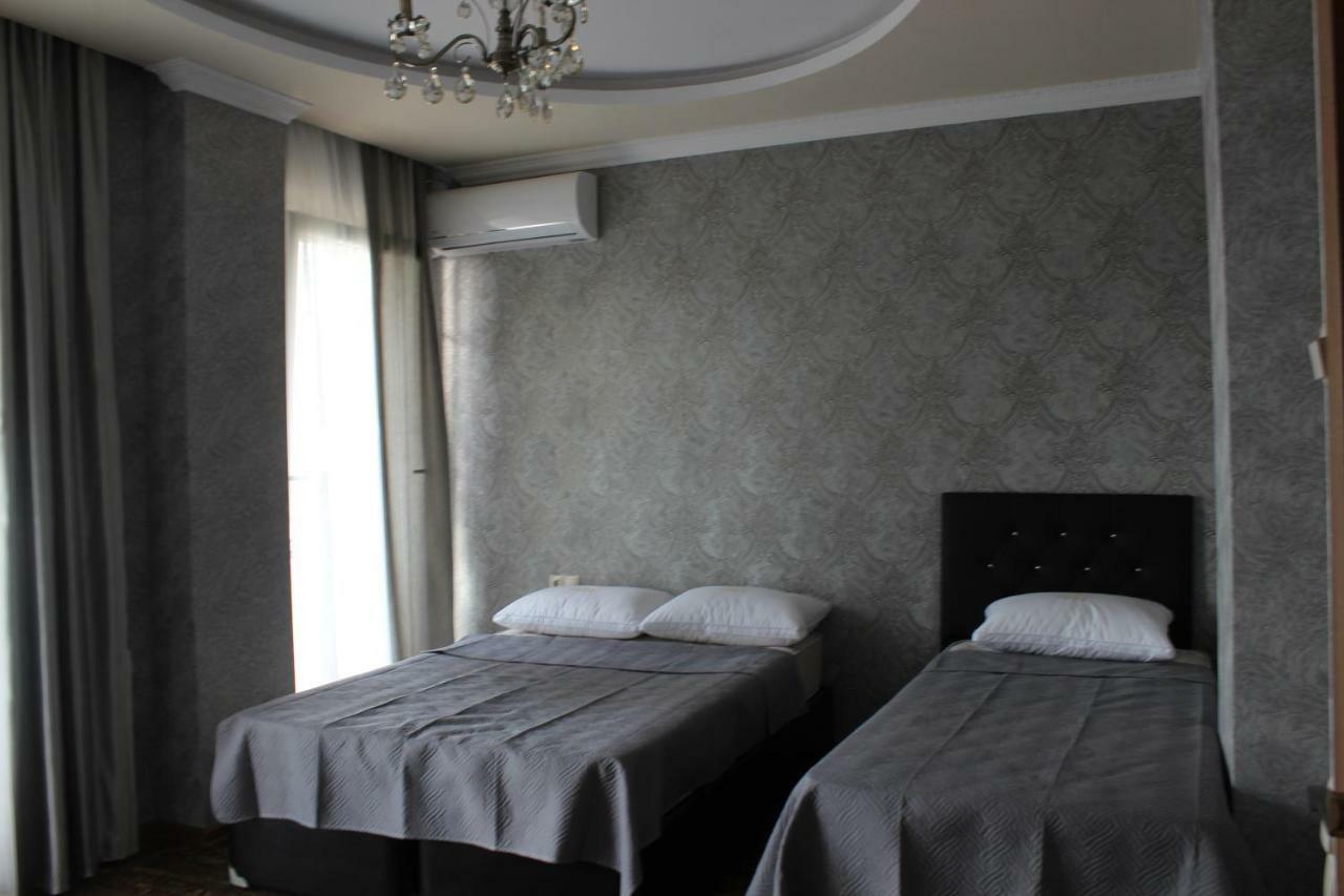 Hotel Union Batumi Esterno foto