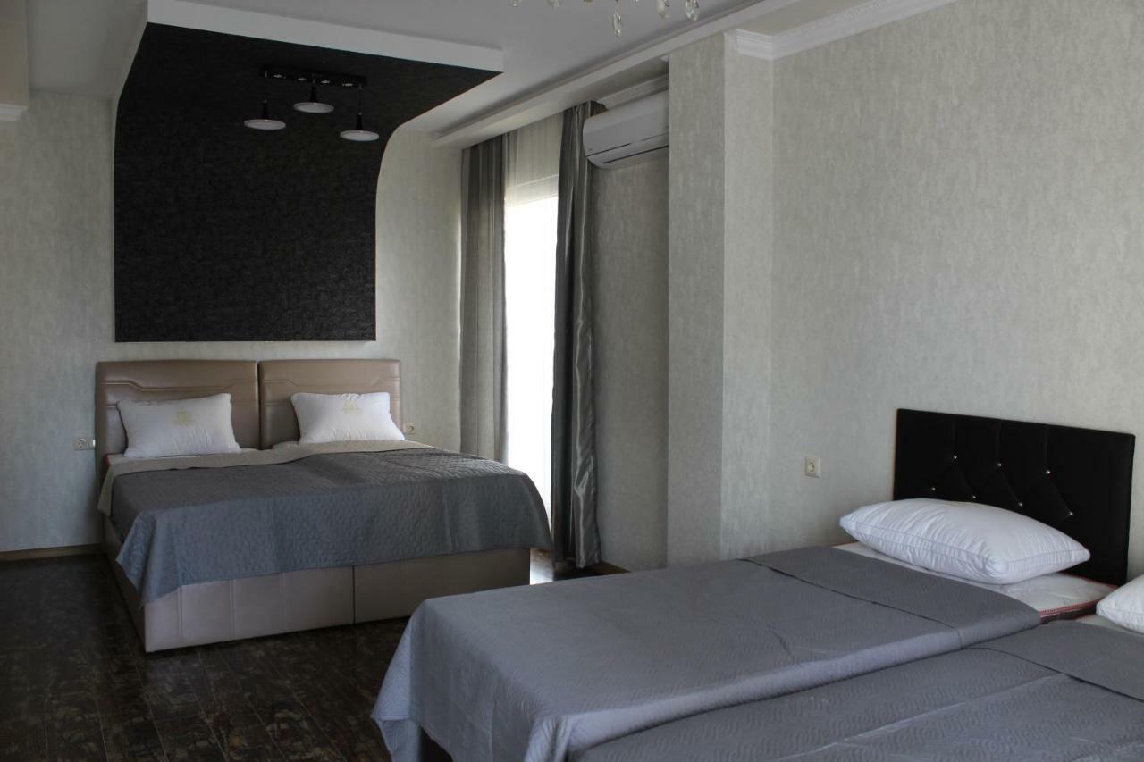 Hotel Union Batumi Esterno foto