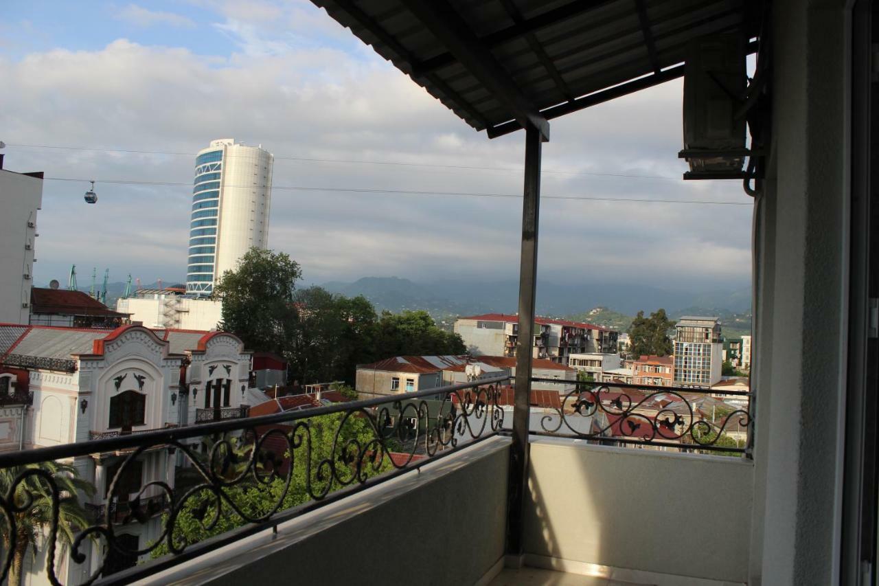 Hotel Union Batumi Esterno foto