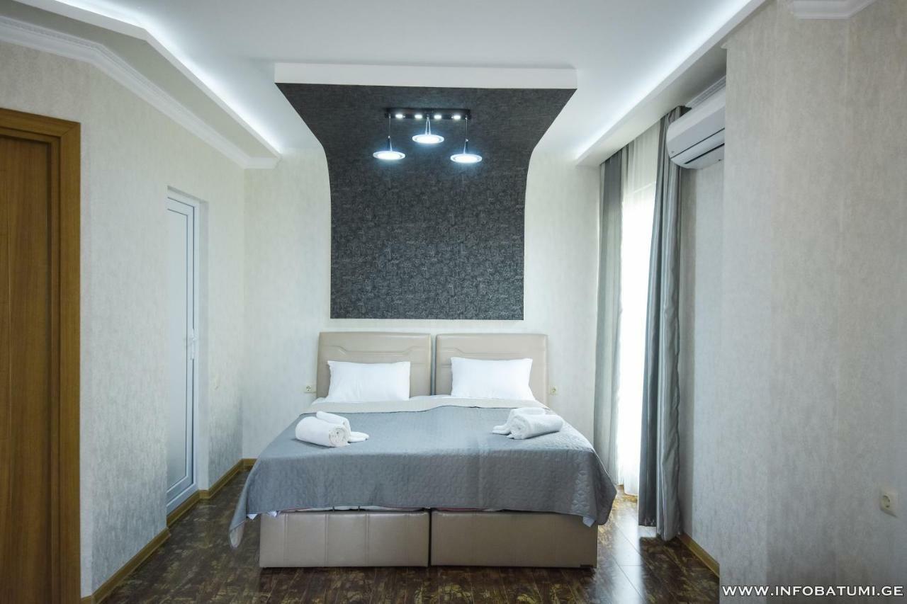 Hotel Union Batumi Esterno foto